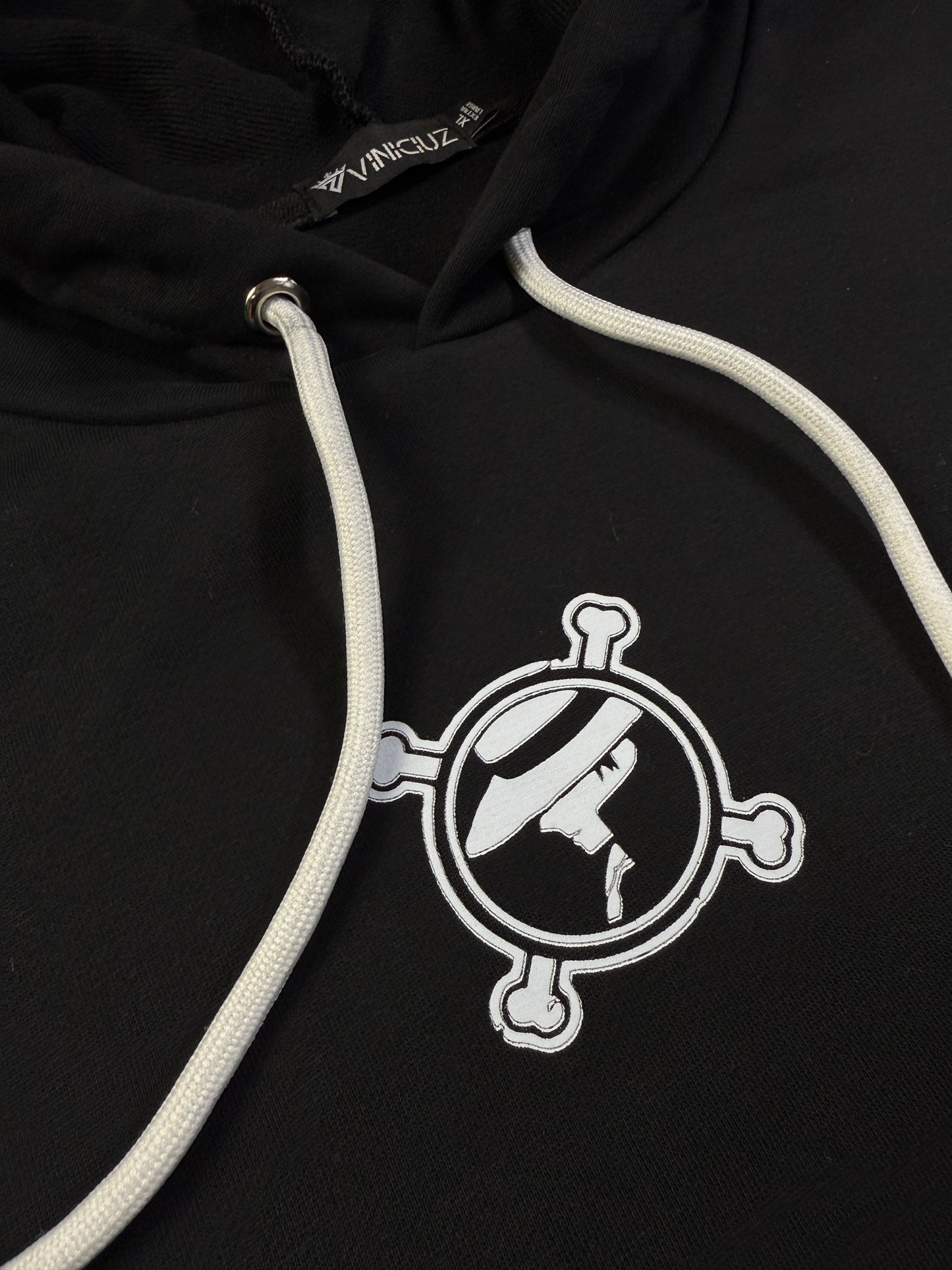 Buzo Con Capucha Negro One Piece We Go