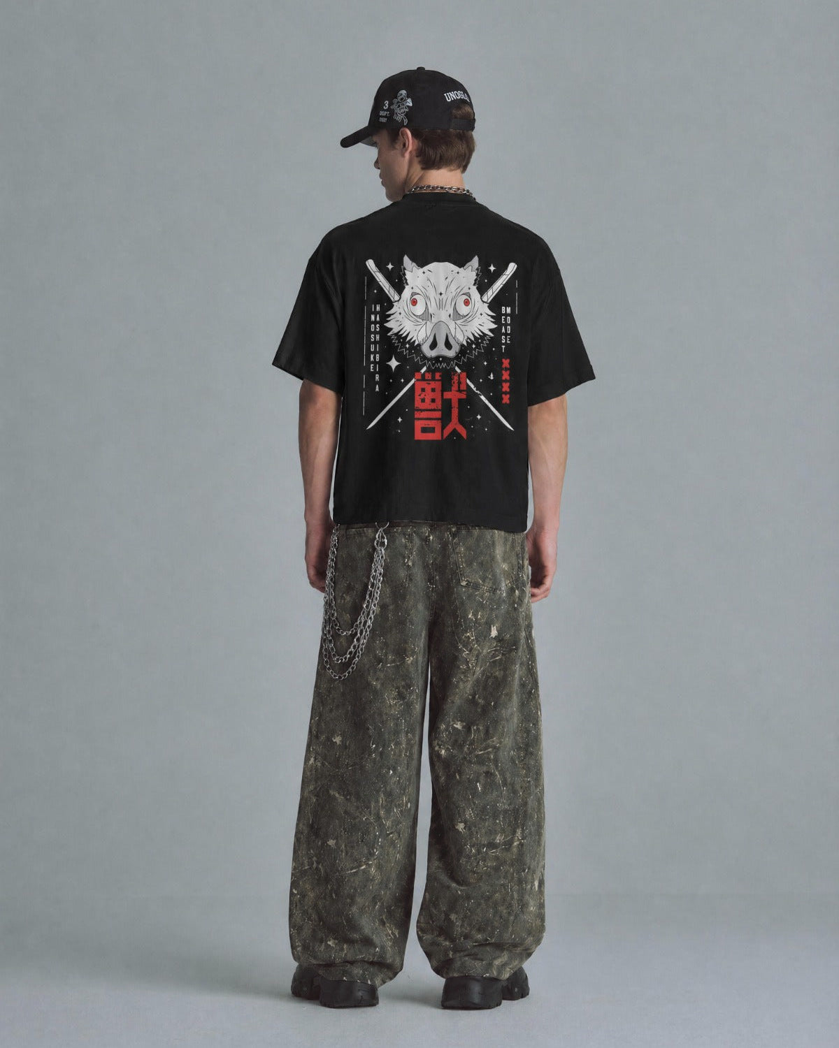 Camiseta Demon Slayer Inosuke Espadas