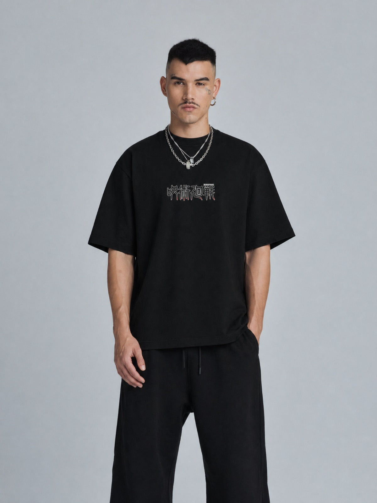 Camiseta OverSize Jujutsu Kaisen Satoru Gojo Rojo
